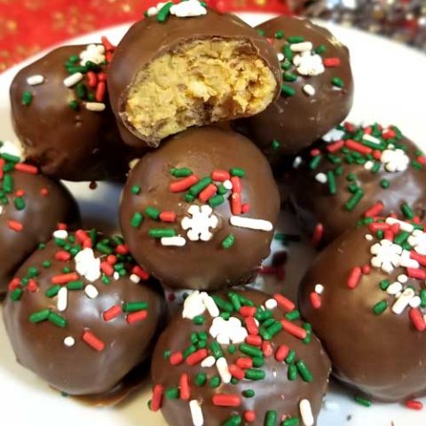 These Chocolate Peanut Butter Crispy Balls are absolutely delicious! They're so good, they are practically irresistible. The crispy texture is a wonderful addition that really compliments and enhances the peanut butter flavor.
