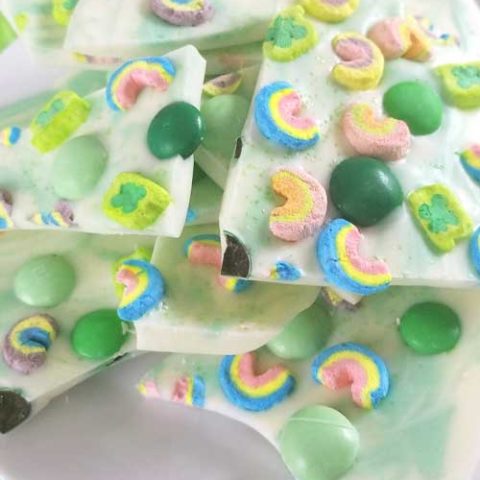 In need of a fun and simple treat? One that's not gonna cost a small fortune to make? My Lucky Charms Minty Rainbow Bark has you covered. This literally only takes a few minutes to make