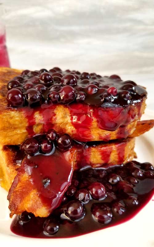 Oh my heavens! This Blueberry and Bacon French Toast recipe is my new obsession! Weekend brunch, holiday breakfast or breakfast for dinner, I'll take any and all if this is on the table!