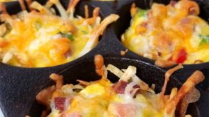 Rise and shine with a plan. A cheesy, crispy Loaded Denver Omelet Muffin plan that is! I'm loving brunch at home, no waiting in line for a table, just takes a little planning ahead.