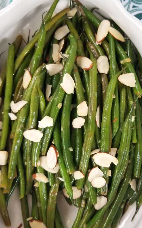 French Green Beans with Almonds Recipe - French Green Beans that are buttery and nutty, with a hint of lemon and garlic for some extra tasty goodness!