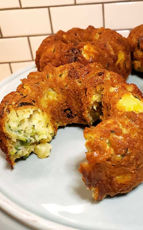 I have to say that I fell completely in love with these Zucchini Hummingbird Muffins. I could have made a whole meal out of them and would of been perfectly happy.