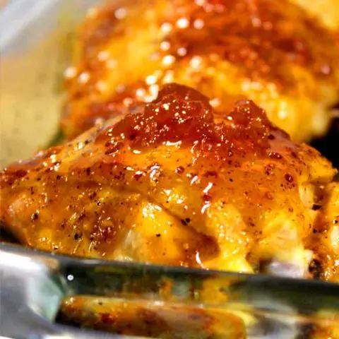 This Cajun Apricot Glazed Chicken is so juicy and full of some jazzy Cajun flavor. It's also a little bit sassy, a little bit saucy, a little bit spicy. You get what I'm say'n.