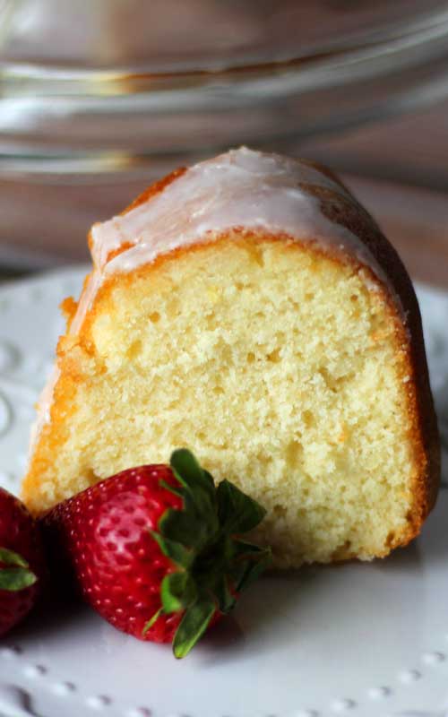 Lemon Pound Cake - Sparkles of Yum